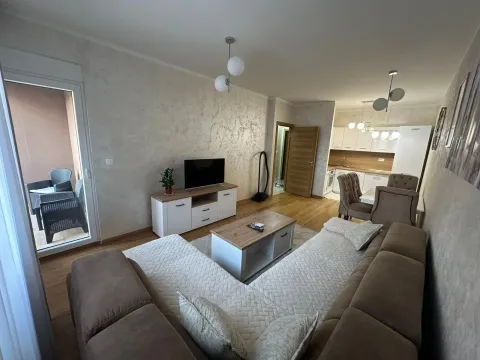 Rent, one bedroom apartment, 45m², City Kvart, Podgorica - image 1