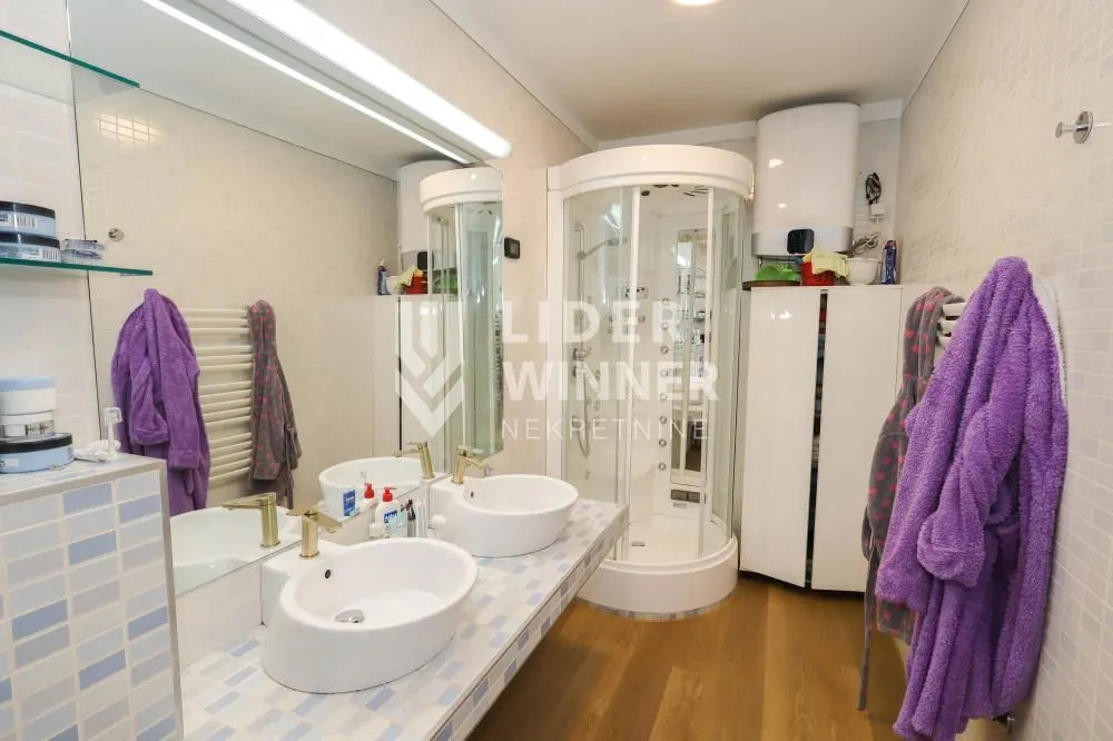Sale, four bedroom apartment, 160m², Vračar Centar, Vračar Sve Podlokacije