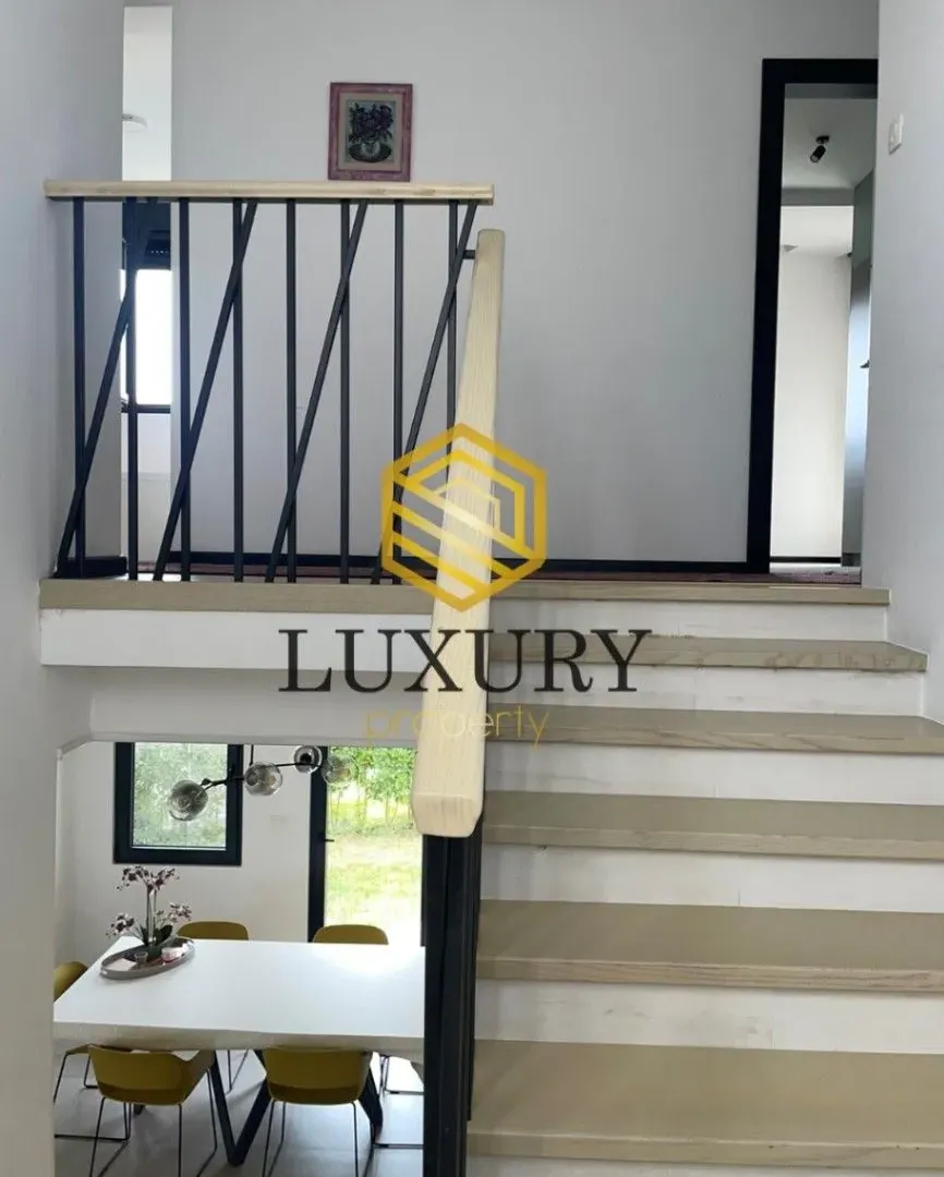 Rent, house, 300m², City Kvart, Podgorica