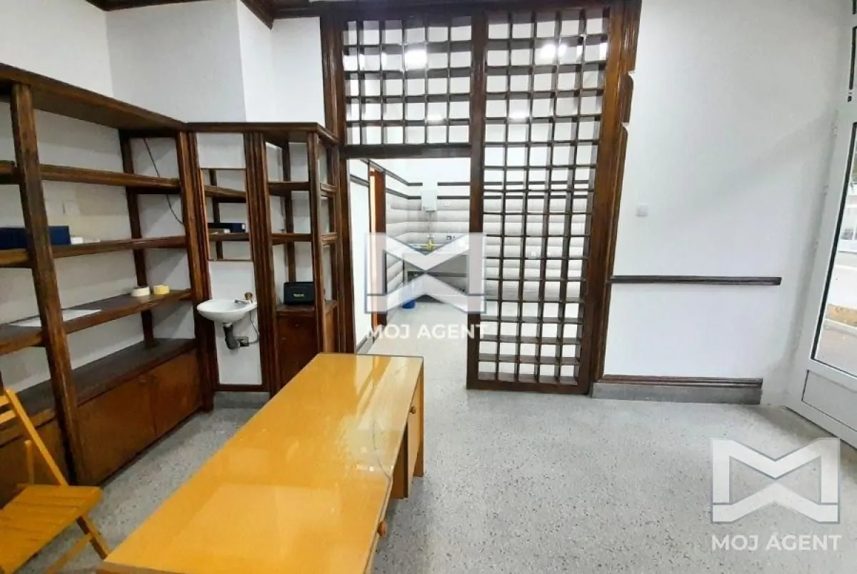 Rent, office space, 32m², Centar, Niš