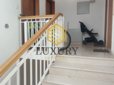 Prodaja, jednosoban stan, 43m², Stari Aerodrom, Podgorica - image 2