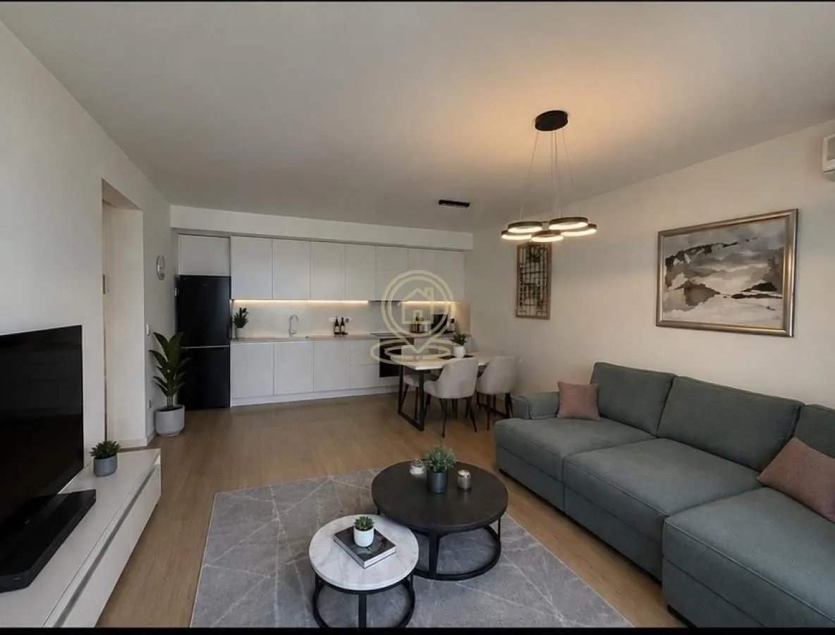 Izdavanje, trosoban stan, 88m², Savski Venac, Beograd