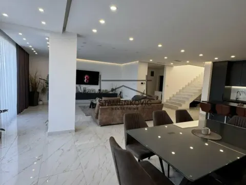 Prodaja, kuća, 230m², Tatarsko brdo, Petrovaradin - image 12