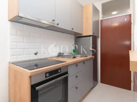 Izdavanje, dvosoban stan, 55m², Stari Aerodrom, Podgorica - image 8