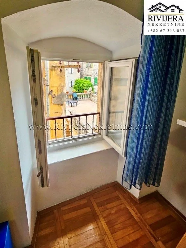 Prodaja, kuća, 300m², Centar, Kotor