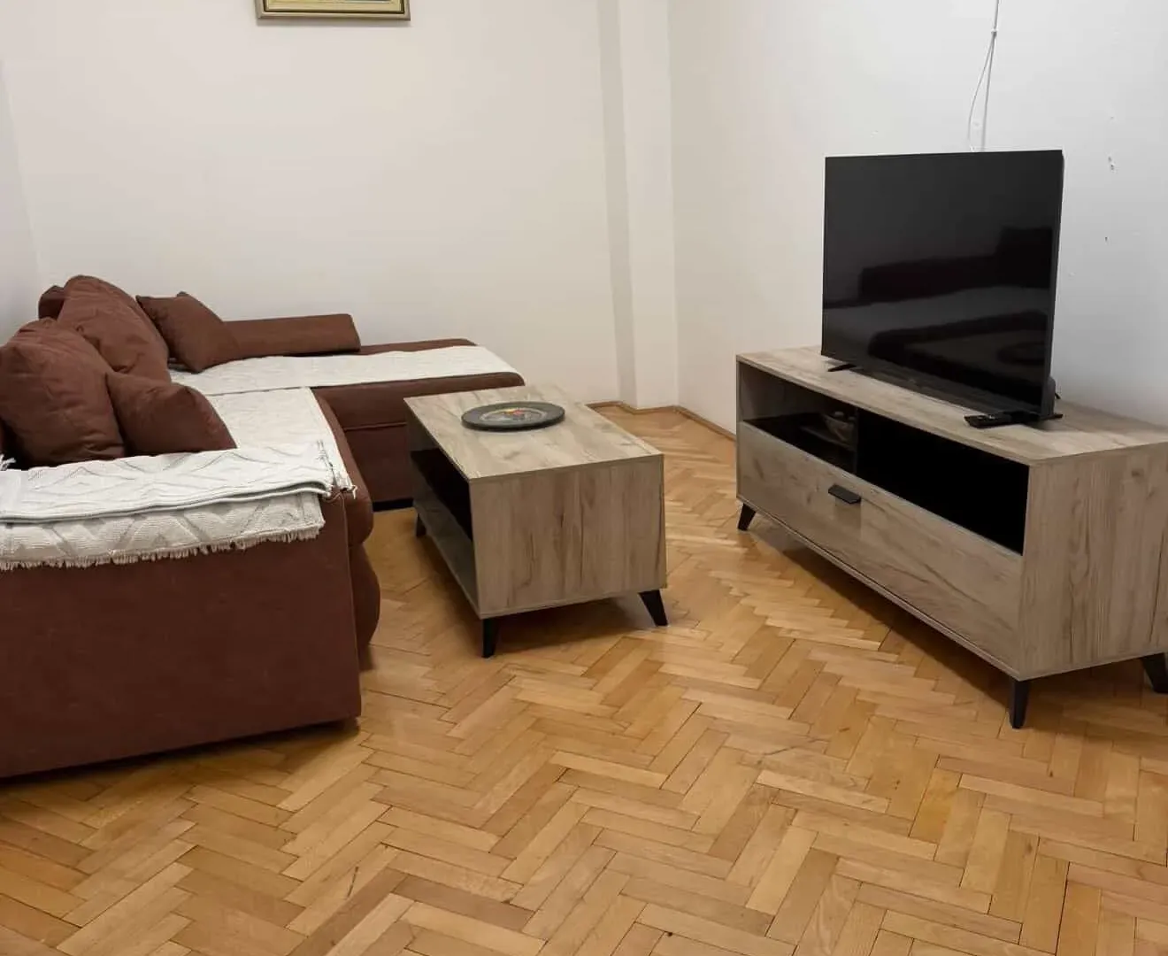 Izdavanje, jednosoban stan, 45m², Drač, Podgorica