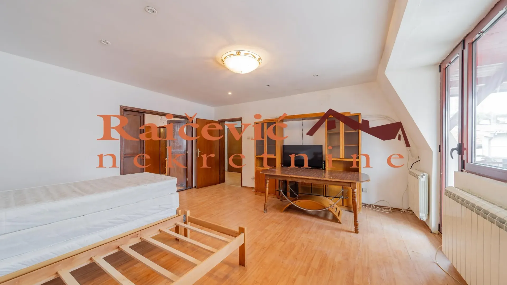 Rent, house, 250m², Zvezdara Sve Podlokacije, Beograd