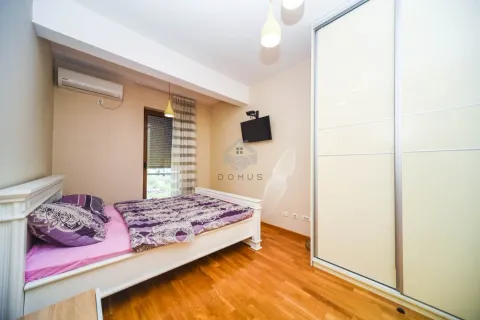 Izdavanje, trosoban stan, 95m², Preko Morače, Podgorica - image 8