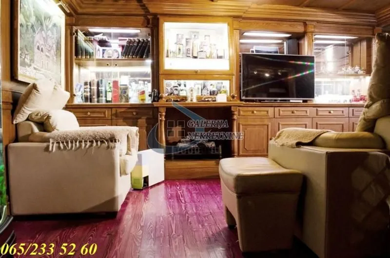 Sale, four bedroom apartment, 142m², Zemun Centar, Zemun Sve Podlokacije