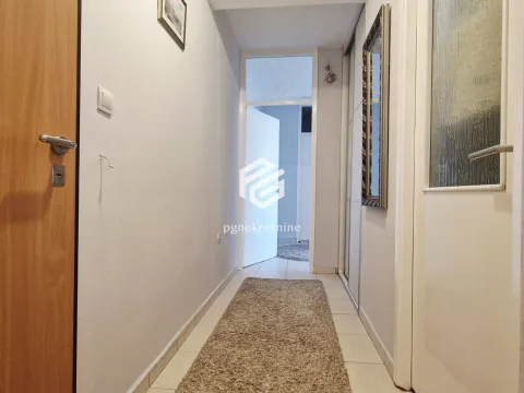 Rent, two bedroom apartment, 67m², Stara Varoš, Podgorica - image 10