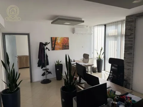 Rent, office space, 235m², Voždovac Sve Podlokacije, Beograd - image 7