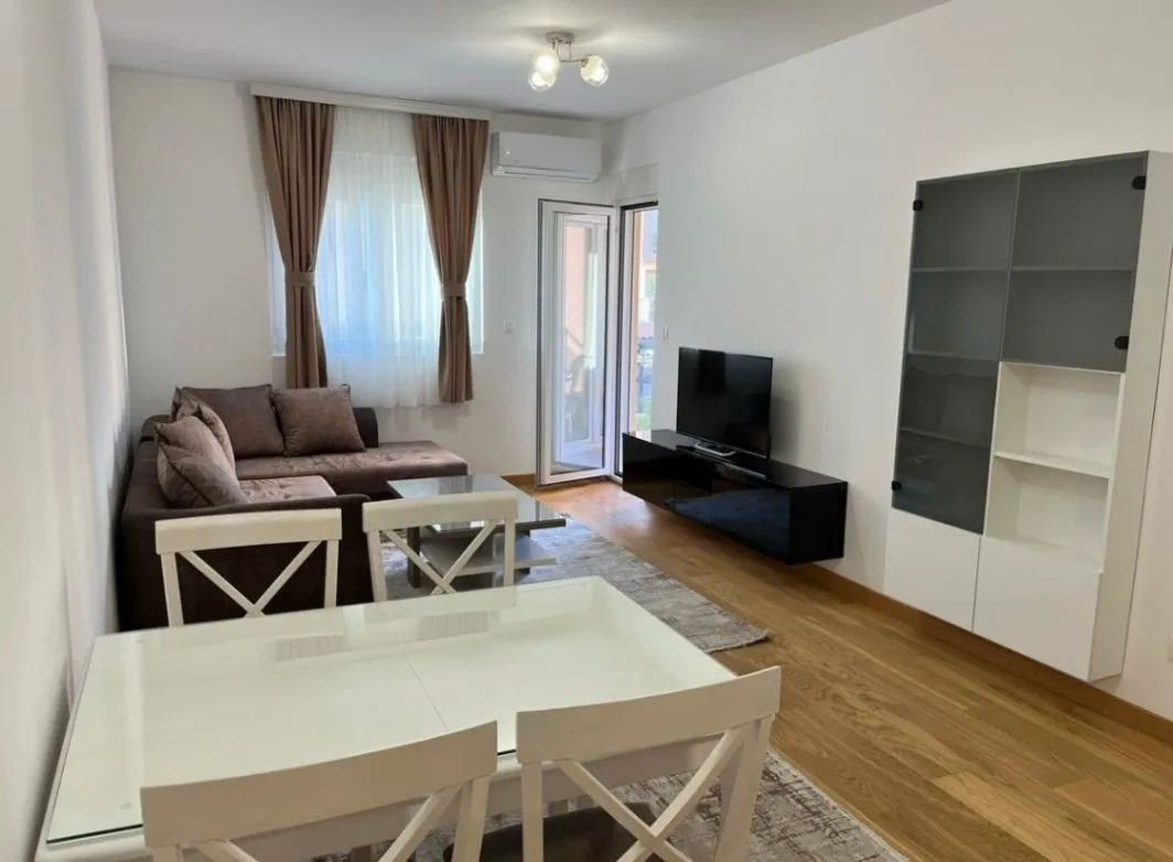Izdavanje, jednosoban stan, 50m², New City, Podgorica