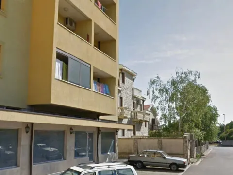 Prodaja, jednosoban stan, 41m², Stari Aerodrom, Podgorica - image 1