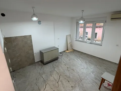 Rent, two bedroom apartment, 45m², Centar, Cetinje - image 6