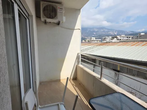 Rent, one bedroom apartment, 45m², Budva, Crna Gora - image 3