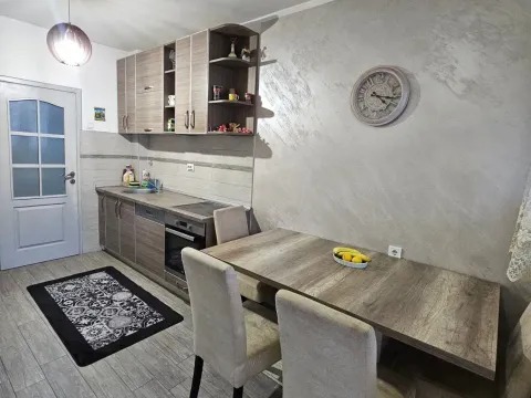 Rent, three bedroom apartment, 100m², Pejton, Podgorica - image 2
