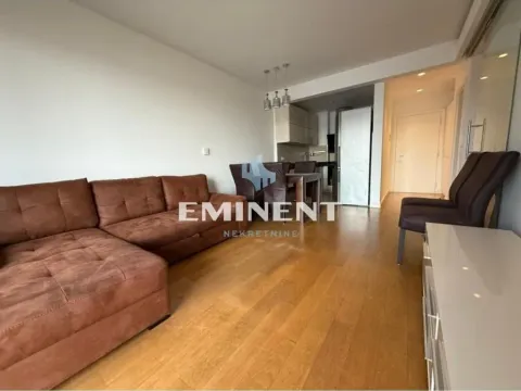 Izdavanje, trosoban stan, 80m², Novi Beograd Blok 65, Novi Beograd Sve Podlokacije - image 2