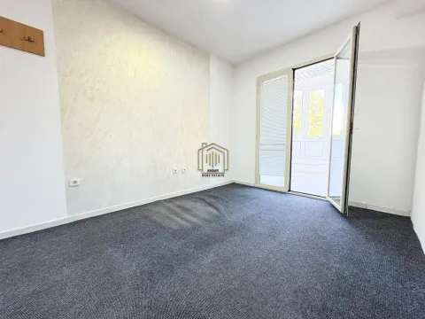 Izdavanje, poslovni prostor, 42m², Ljubović, Podgorica - image 2