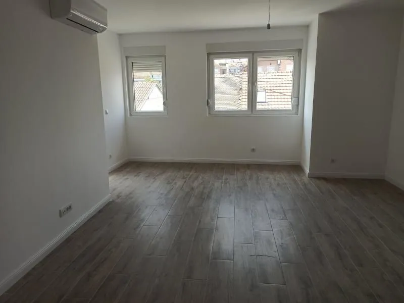 Sale, three bedroom apartment, 60m², Zemun Sve Podlokacije, Beograd