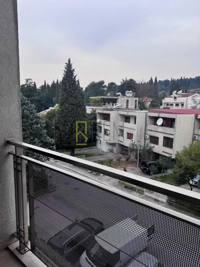 Izdavanje, jednosoban stan, 44m², Gorica C, Podgorica