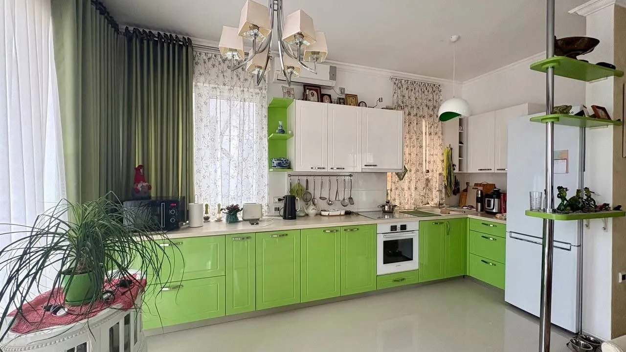 Prodaja, trosoban stan, 180m², Lepetani, Tivat