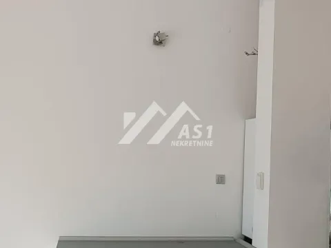 Izdavanje, poslovni prostor, 69m², Grbavica, Novi Sad Sve Podlokacije - image 3