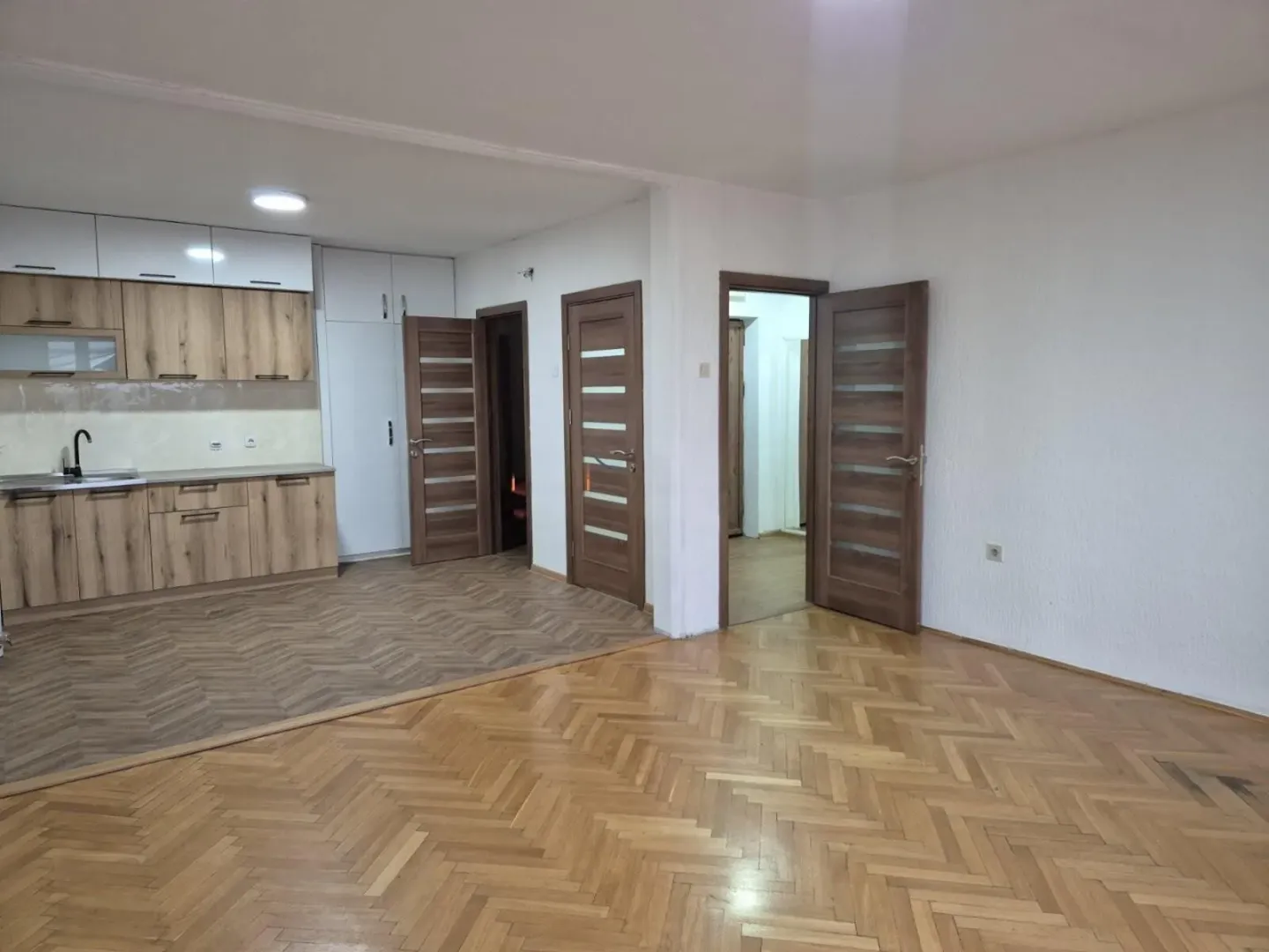 Rent, office space, 90m², Stara Varoš, Podgorica