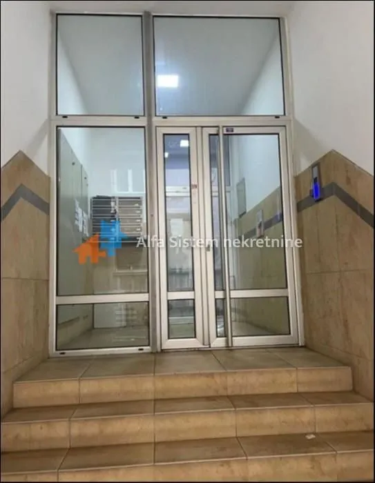 Izdavanje, dvosoban stan, 50m², Vračar Sve Podlokacije, Beograd