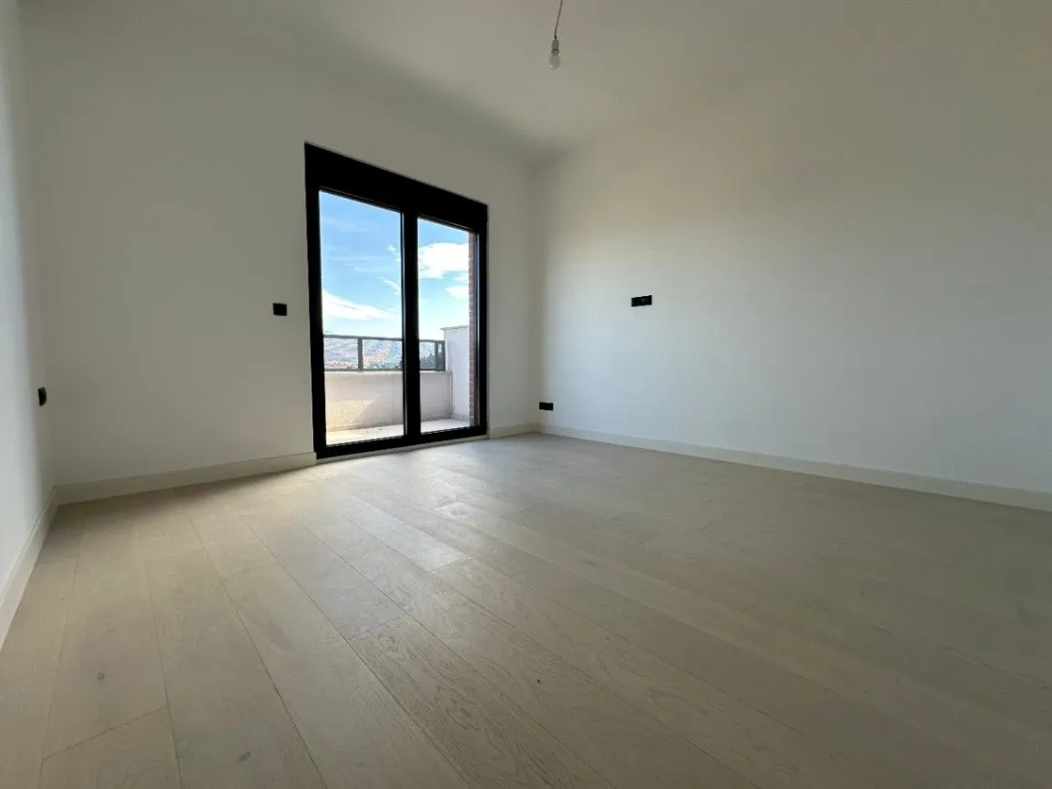 Prodaja, dvosoban stan, 63m², Krivi Most, Podgorica