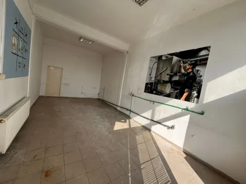 Izdavanje, poslovni prostor, 90m², Krnjaca, Palilula Sve Podlokacije - image 6