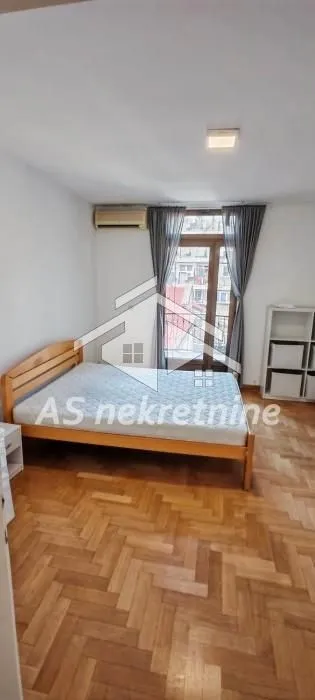 Izdavanje, kuća, 500m², Profesorska Kolonija, Palilula Sve Podlokacije