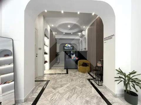 Izdavanje, poslovni prostor, 67m², Centar, Podgorica - image 3