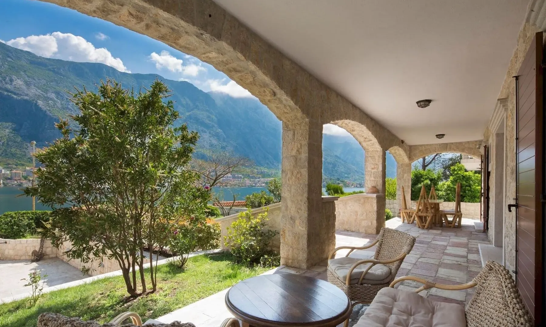 Sale, house, 497m², Prčanj, Kotor
