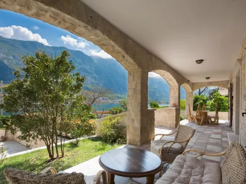 Prodaja, kuća, 497m², Prčanj, Kotor - image 12