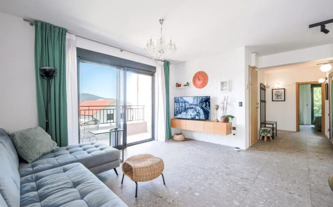 Sale, three bedroom apartment, 77m², Centar, Tivat