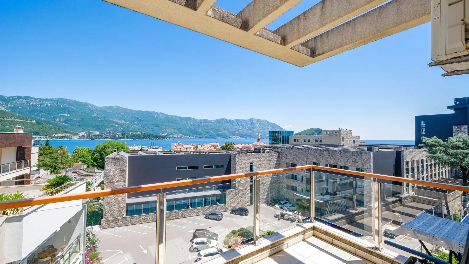 Prodaja, dvosoban stan, 75m², Budva, Crna Gora