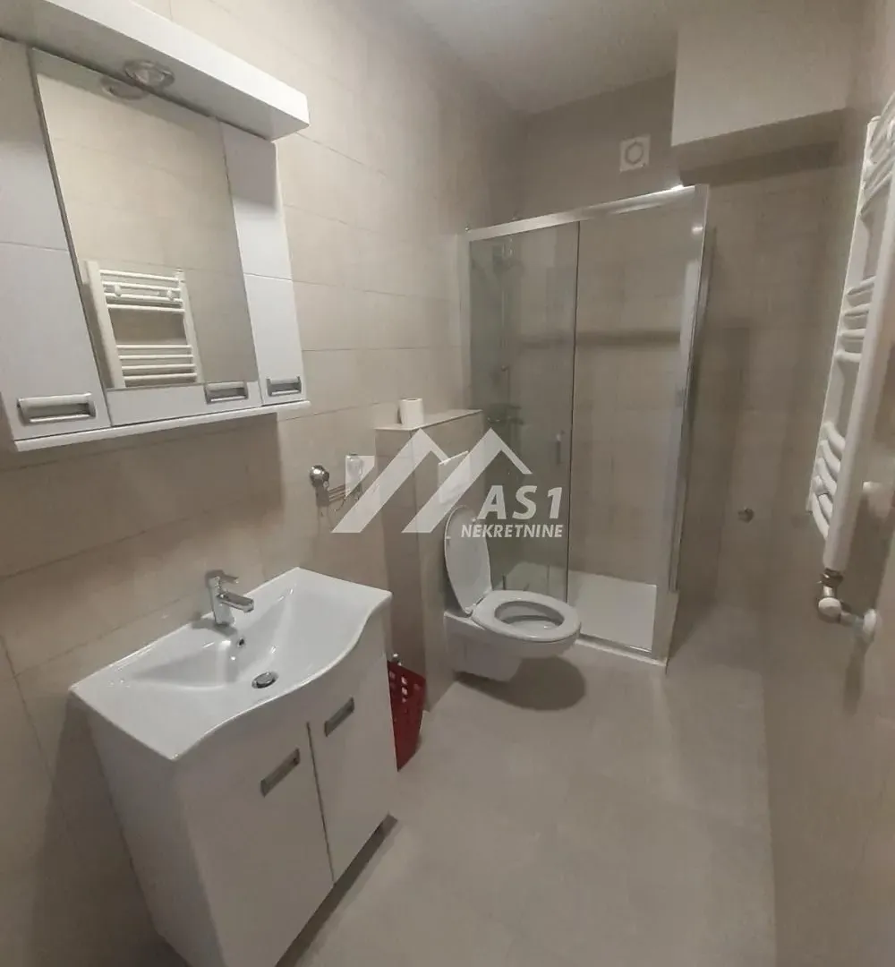 Izdavanje, jednosoban stan, 42m², Petrovaradin, Novi Sad