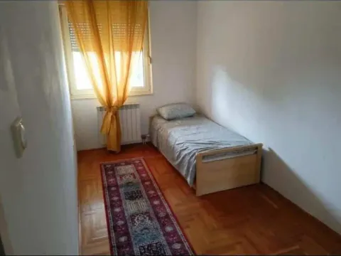 Izdavanje, trosoban stan, 80m², Centar, Podgorica - image 5