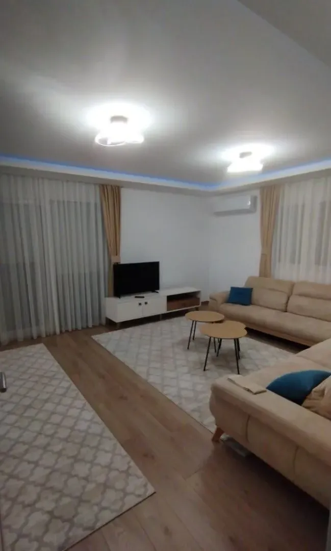 Izdavanje, trosoban stan, 100m², Zagorič, Podgorica