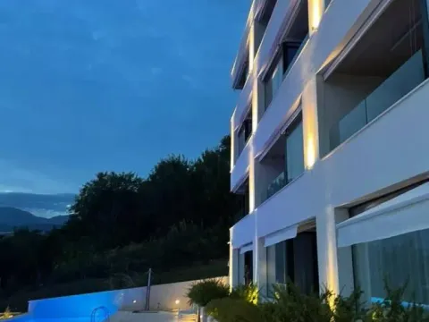 Izdavanje, dvosoban stan, 159m², Tivat, Crna Gora - image 7