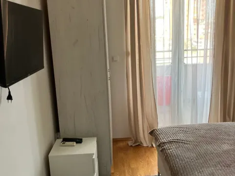 Izdavanje, jednosoban stan, 50m², Tuški Put, Podgorica - image 6