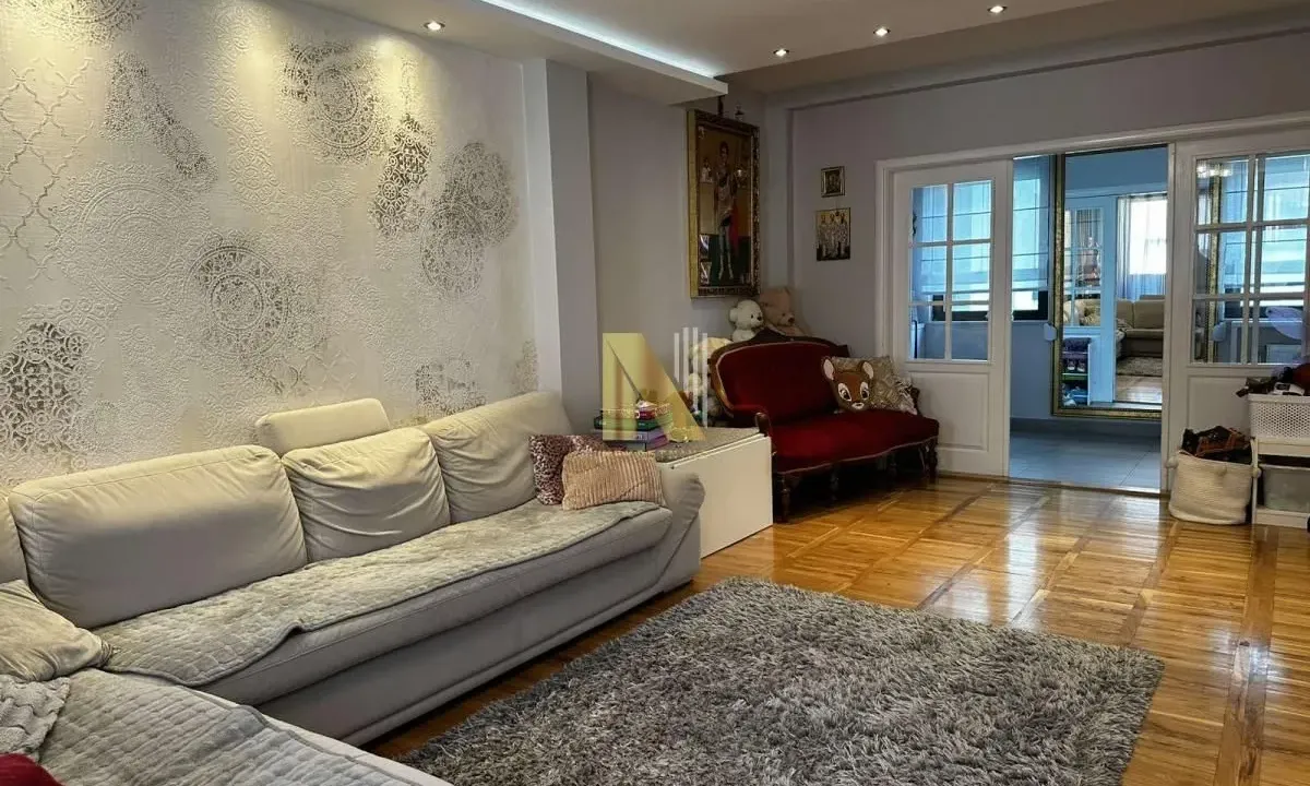 Prodaja, četvorosoban stan, 116m², Grbavica, Novi Sad Sve Podlokacije