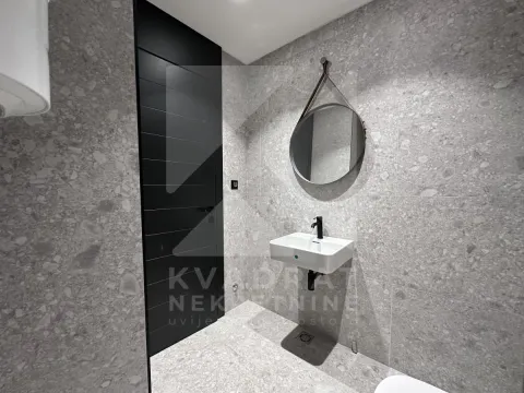 Prodaja, četvorosoban stan, 107m², Centar, Kolašin - image 30
