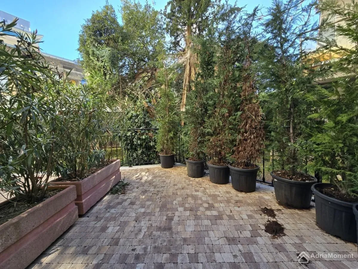 Prodaja, jednosoban stan, 74m², Centar, Budva