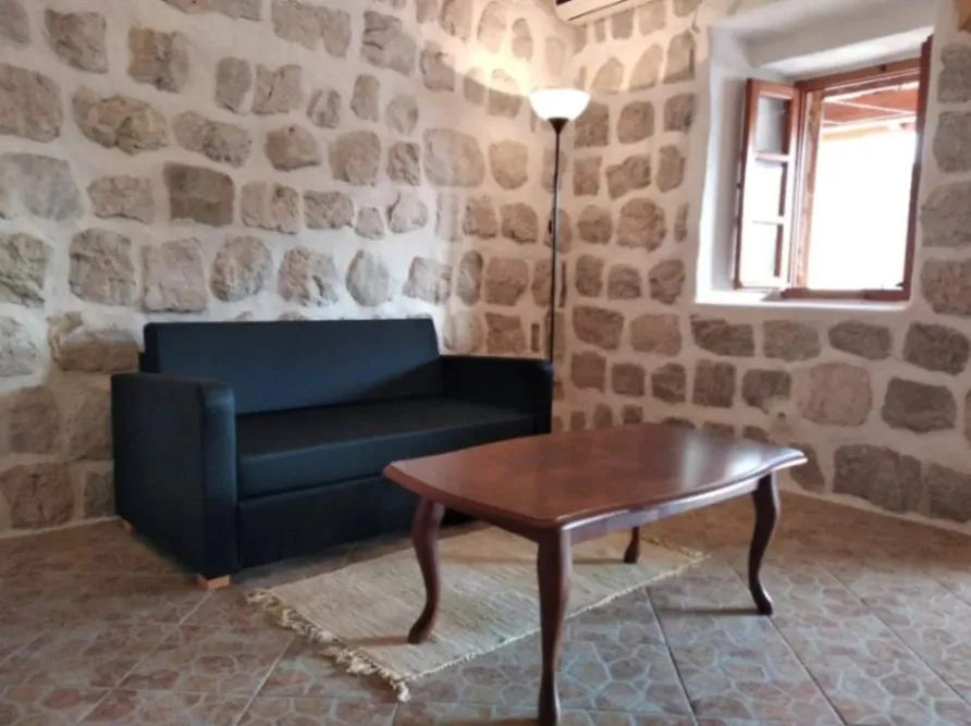 Prodaja, dvosoban stan, 87m², Perast, Kotor