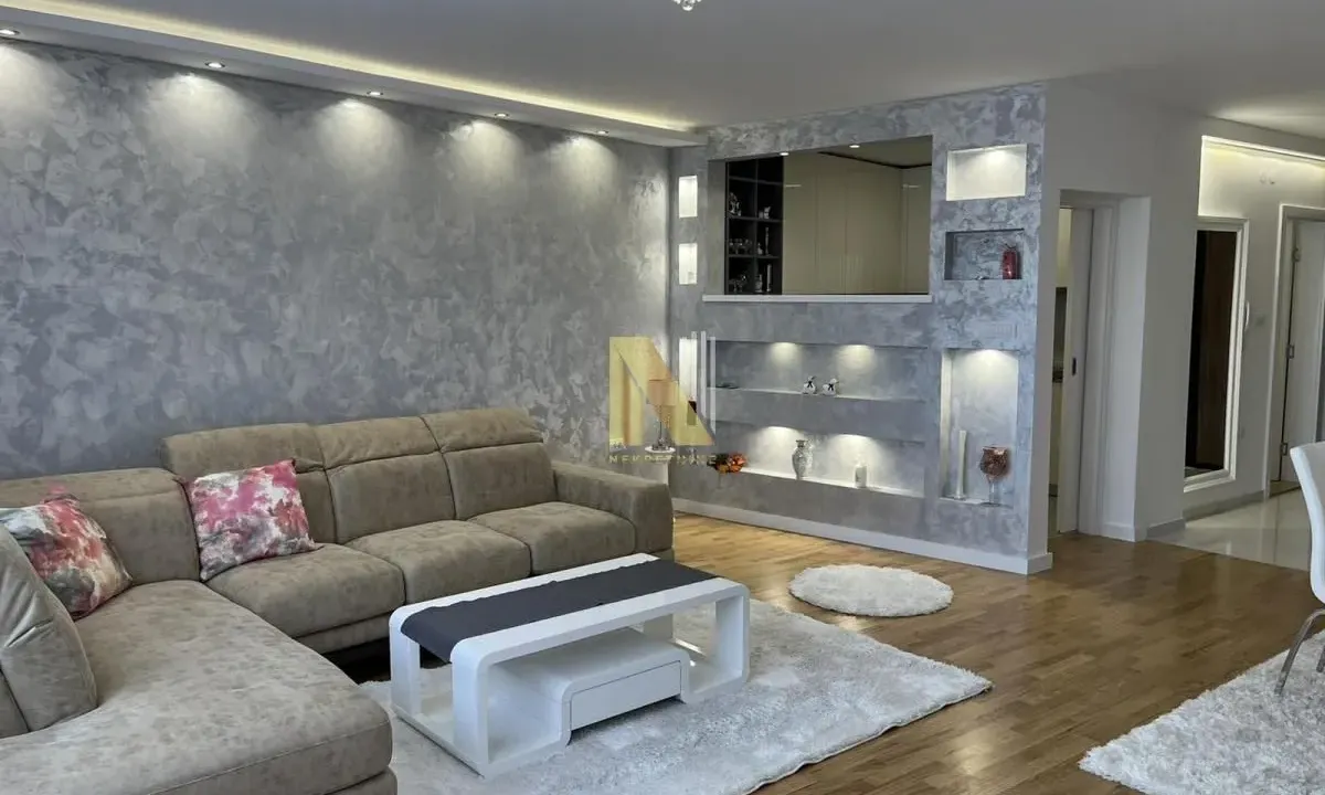 Sale, four bedroom apartment, 101m², Salajka, Novi Sad Sve Podlokacije