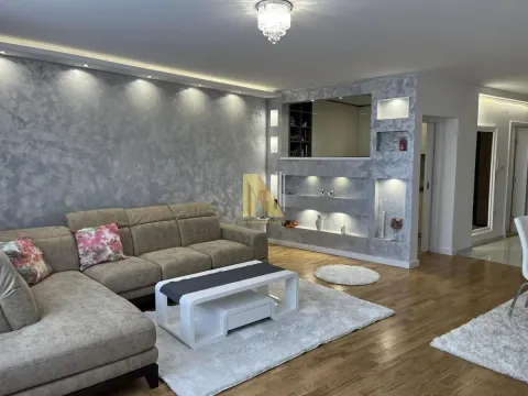 Sale, four bedroom apartment, 101m², Salajka, Novi Sad Sve Podlokacije