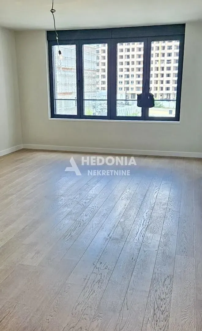 Izdavanje, trosoban stan, 77m², Novi Beograd Blok 65, Novi Beograd Sve Podlokacije