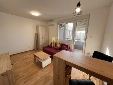 Izdavanje, garsonjera, 30m², Avijatičarsko naselje, Novi Sad Sve Podlokacije - image 3