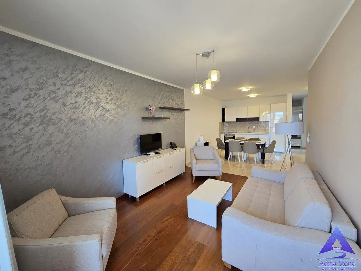 Prodaja, trosoban stan, 107m², Bečići, Budva